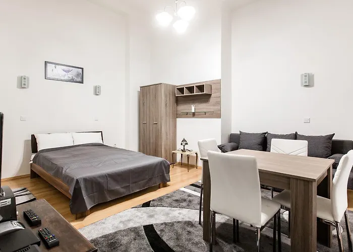 W2 Synagogue Apartment