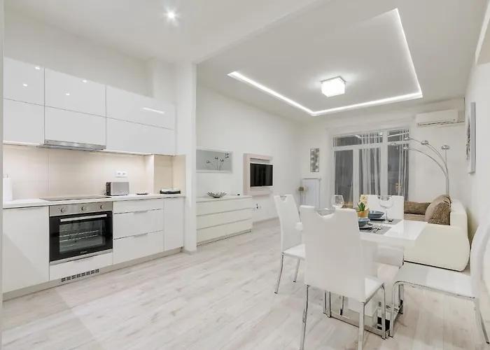 D.Five Kiraly Street Superior Apartment With City View