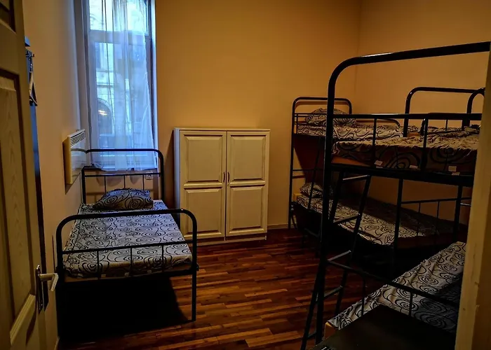 Yellow-Stone Budapest Hostel