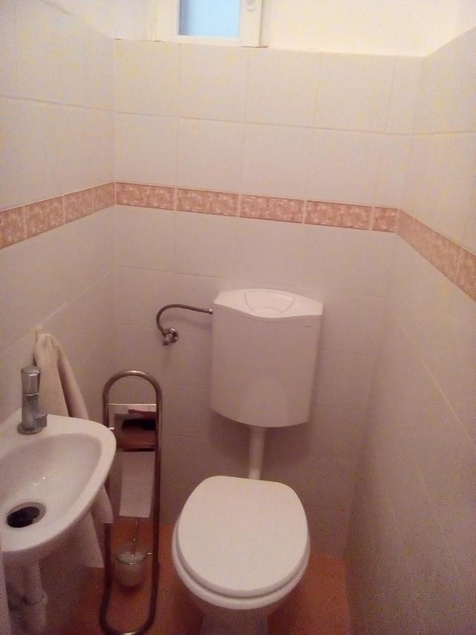 Lamis Hostel *