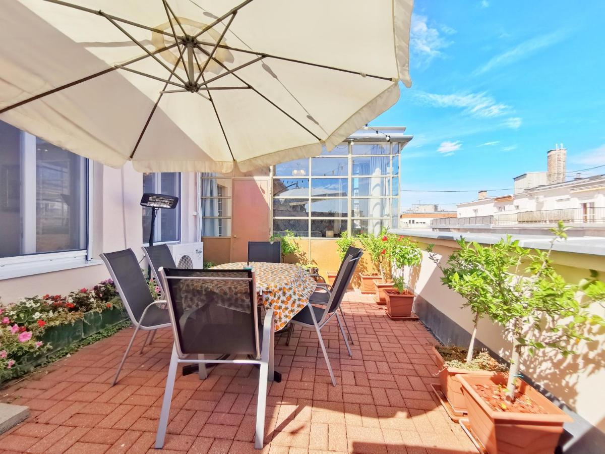 Rumbach Terrace *
