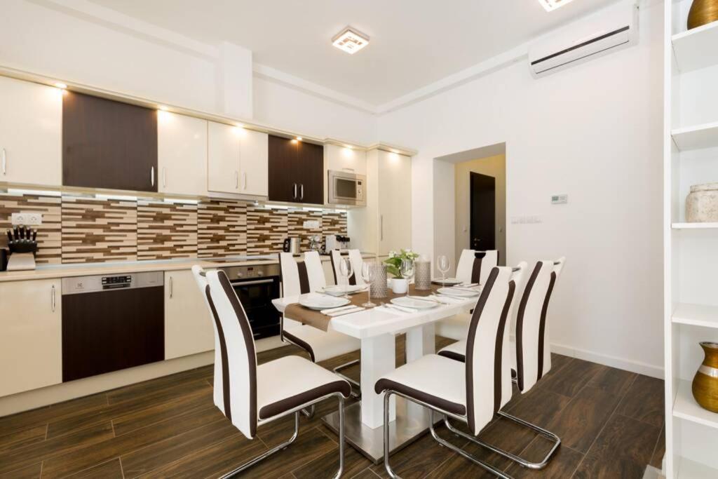 Eiffel Palace Luxury Dream 1 Apartamento