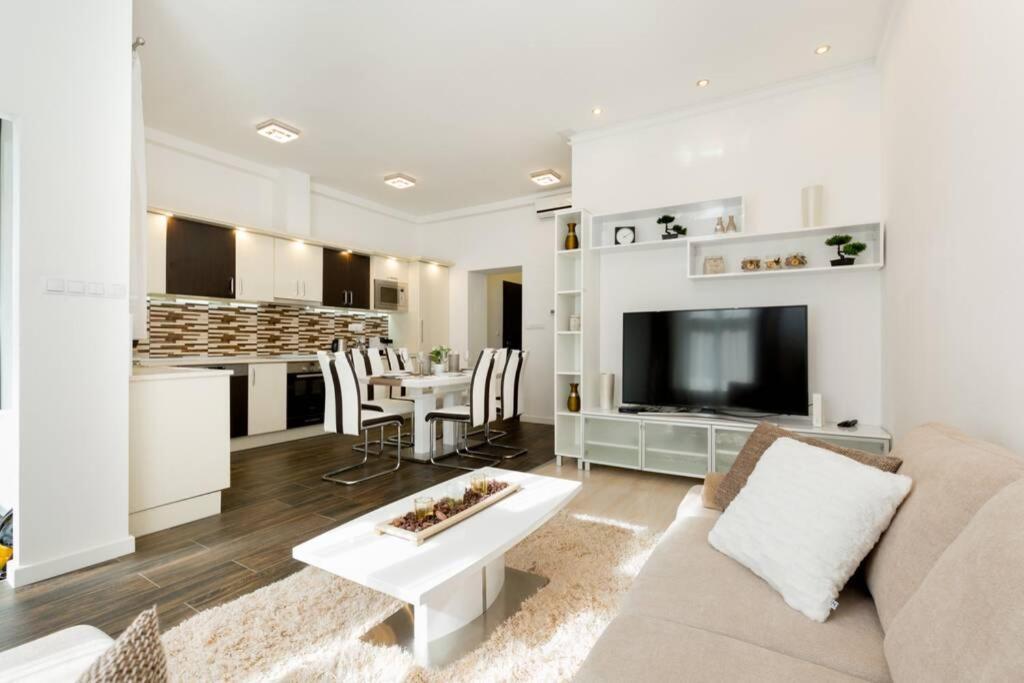 Eiffel Palace Luxury Dream 1 Apartamento *