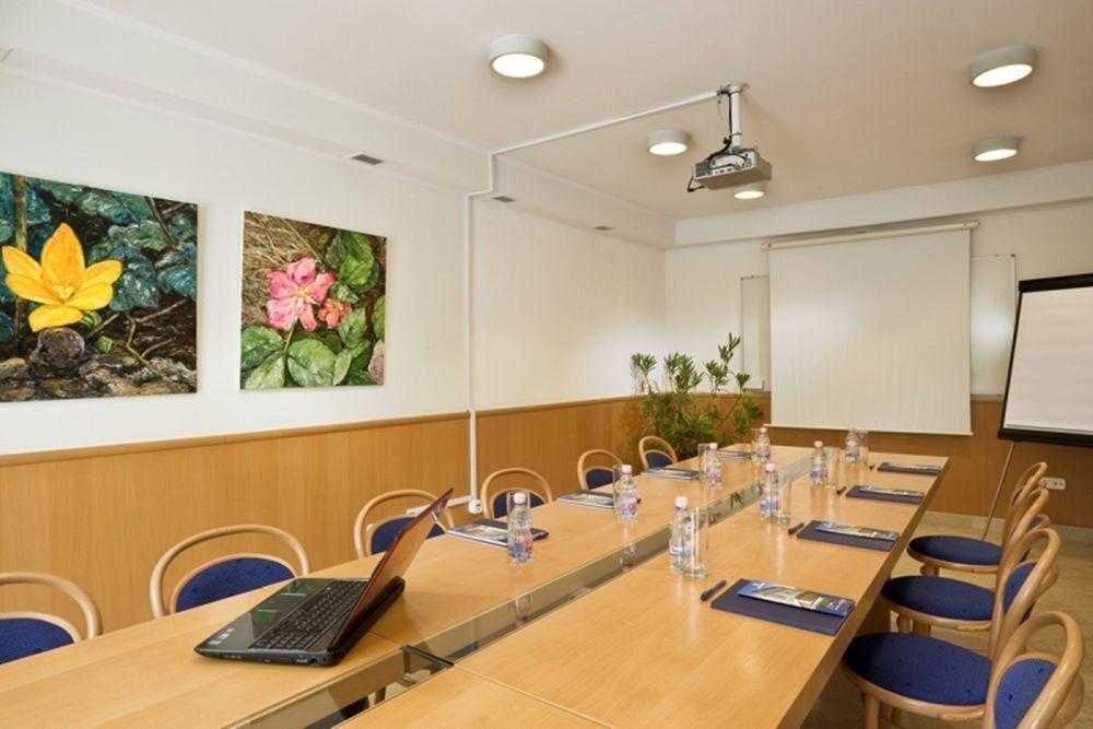 Jagello Business Hotel 3*