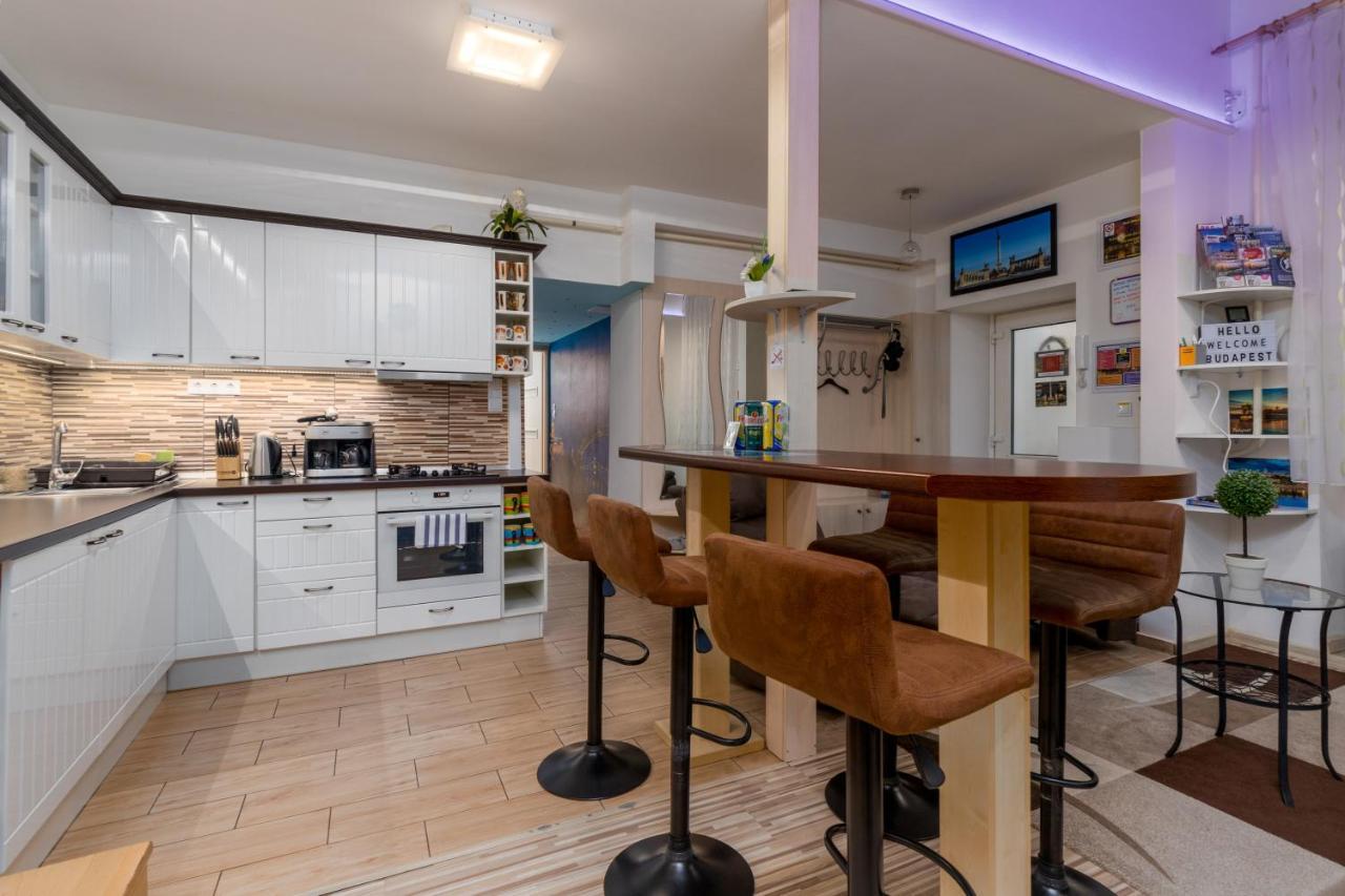 Apartment Fireworks Rakoczi - Free Parking - 3 Bedrooms - 2 Bathrooms *