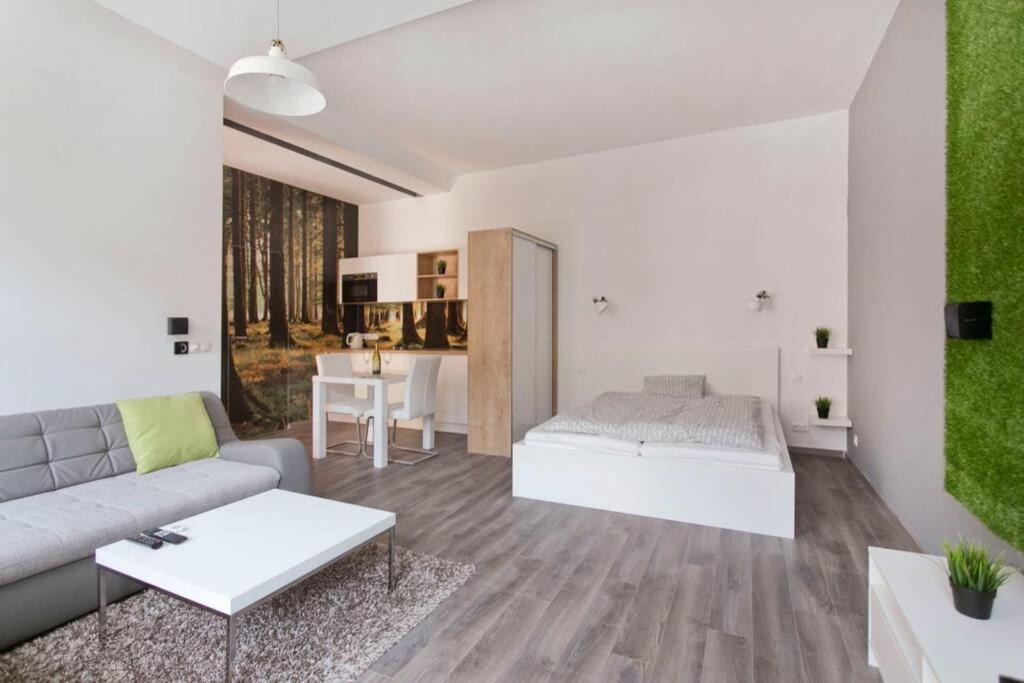 Forest Apartment *