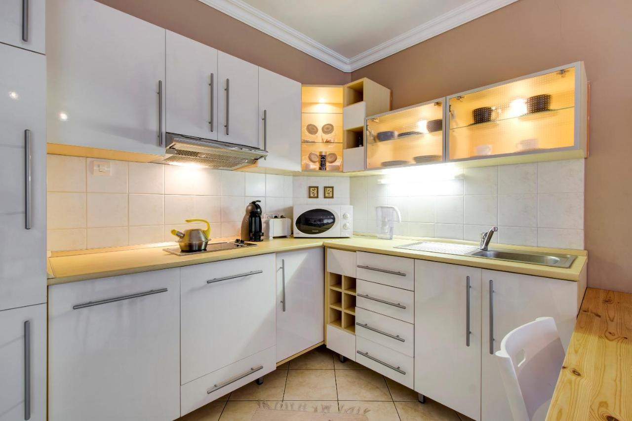 Viola - Newly Furnished With Free Garage! Budapest