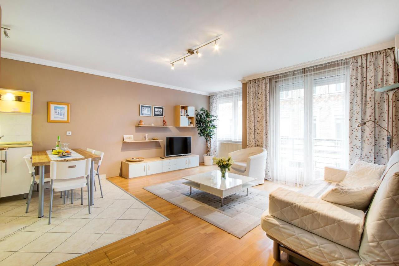 Viola - Newly Furnished With Free Garage! Lejlighed