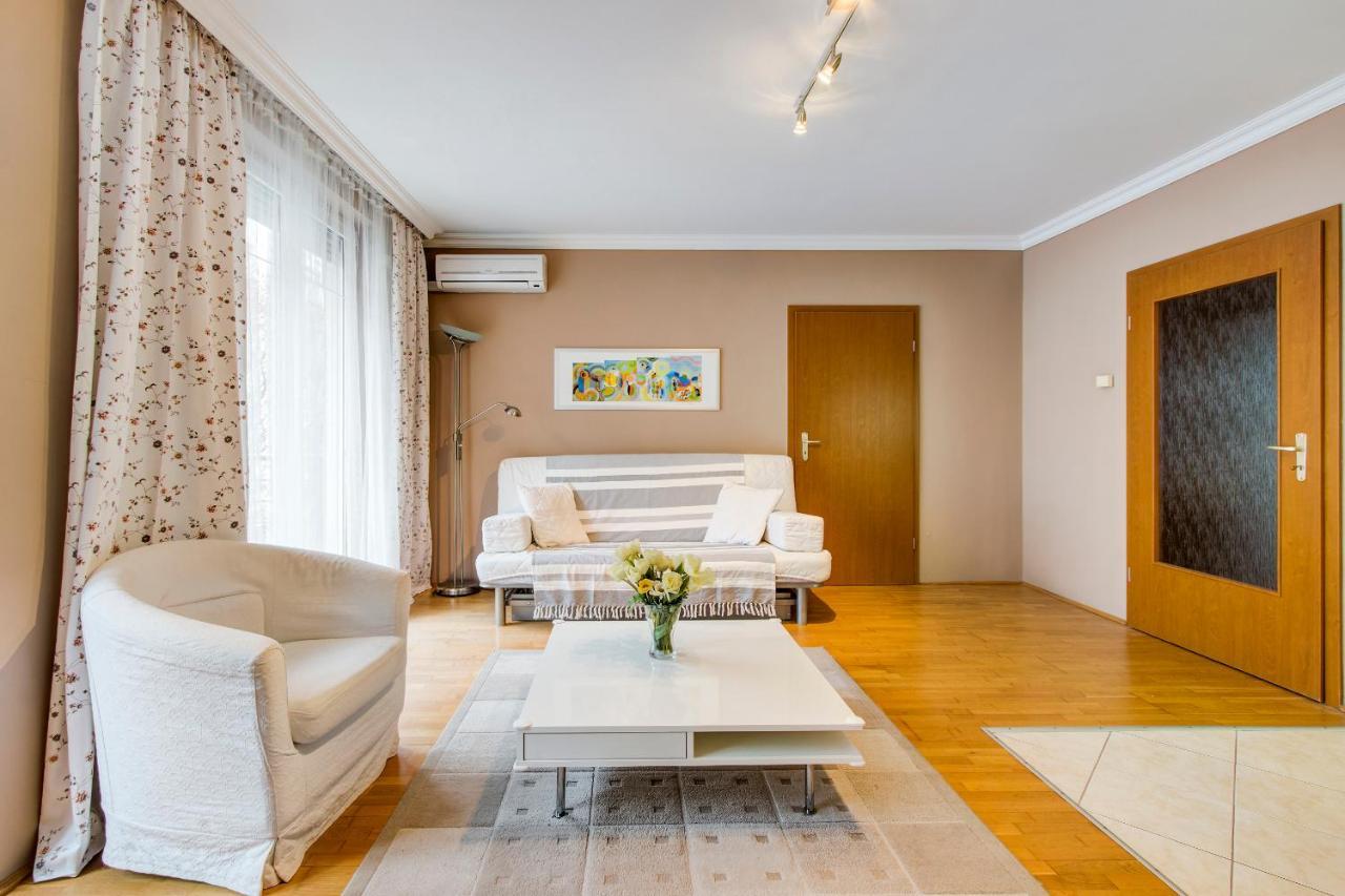 Viola - Newly Furnished With Free Garage! *