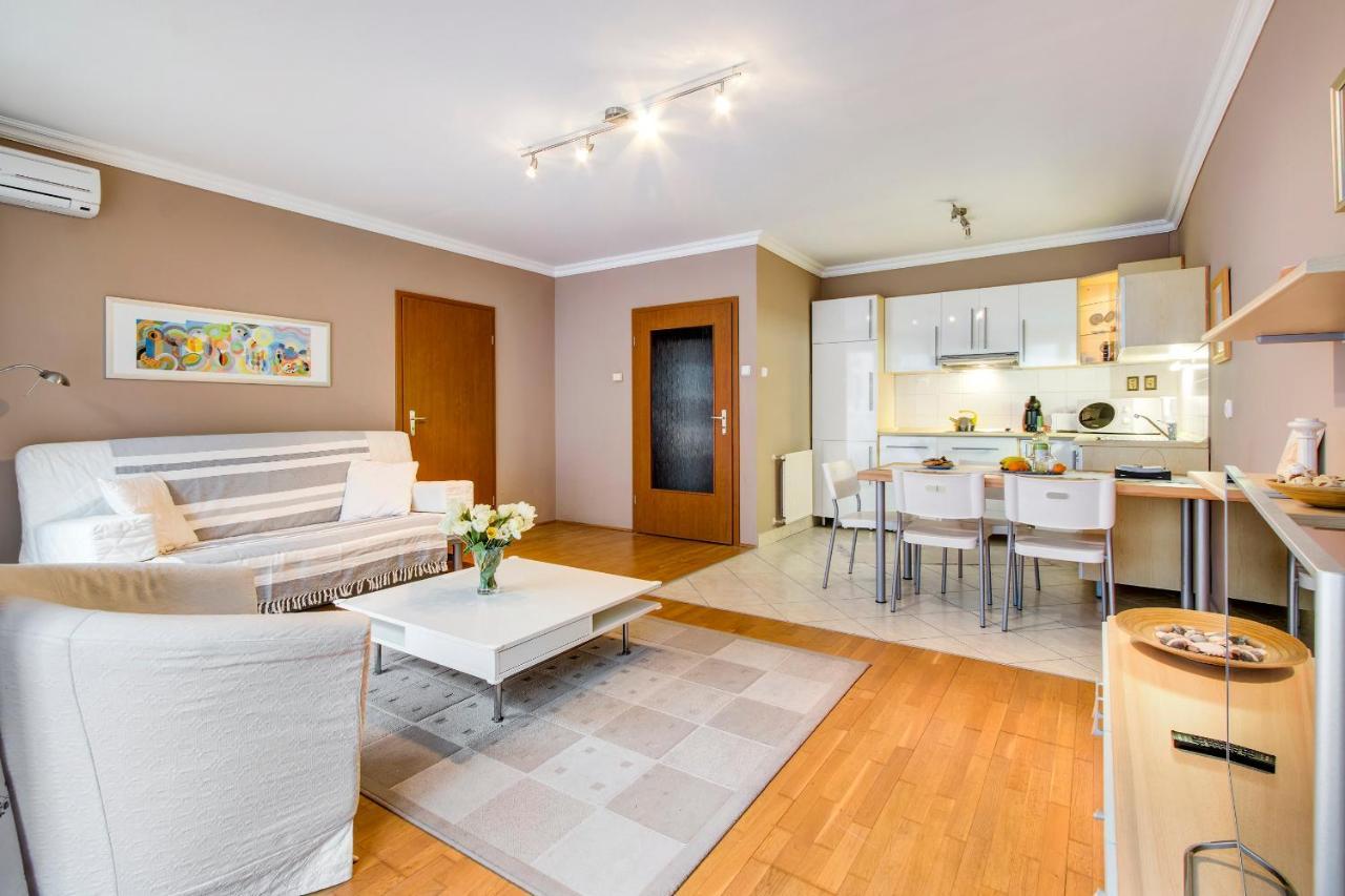 Viola - Newly Furnished With Free Garage!