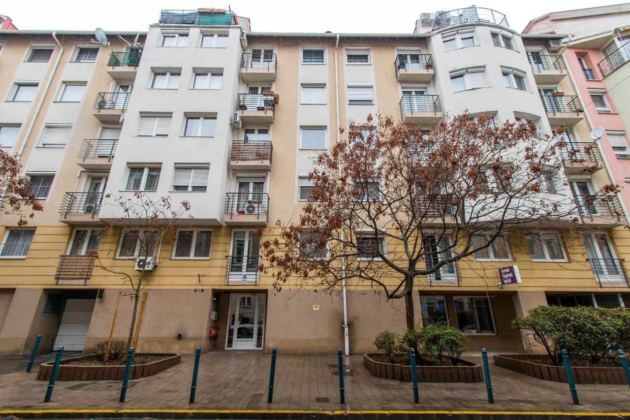 Viola - Newly Furnished With Free Garage! *
