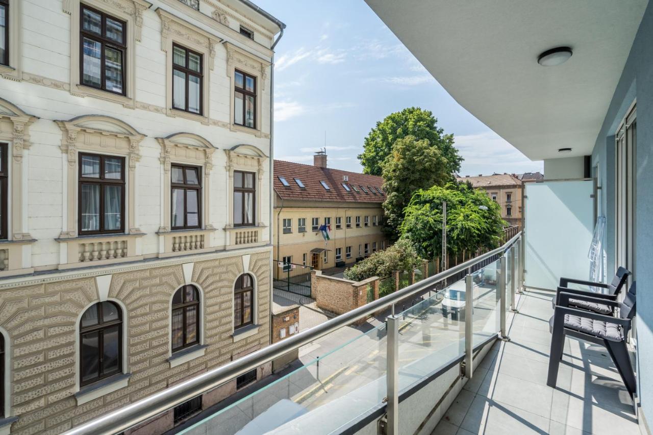 Bpr Galactic Empire With Balcony Budapest