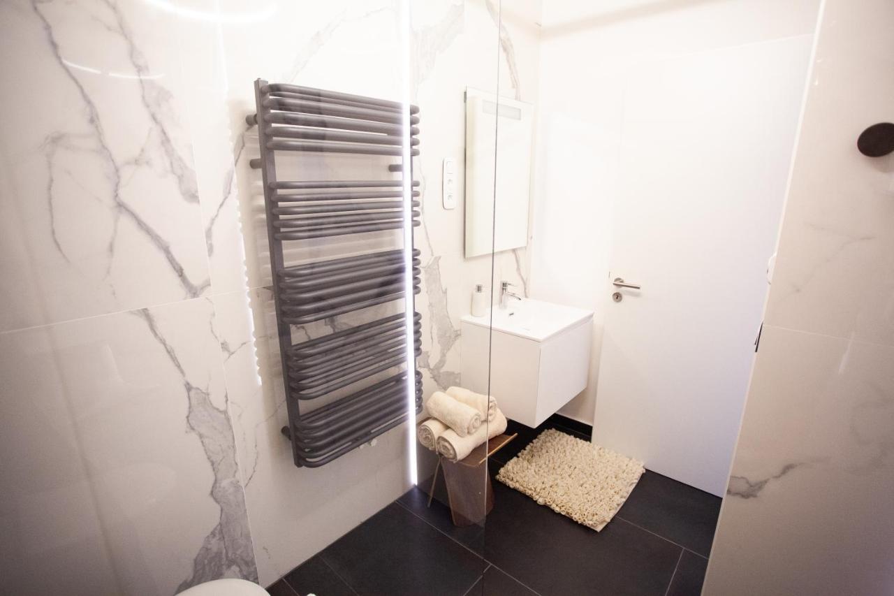 Real Deluxe Next To Danube Budapest