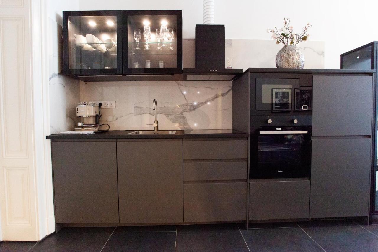 Real Deluxe Next To Danube Apartment