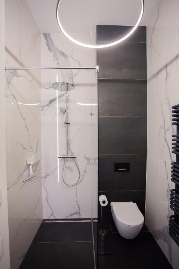 Real Deluxe Next To Danube Apartment