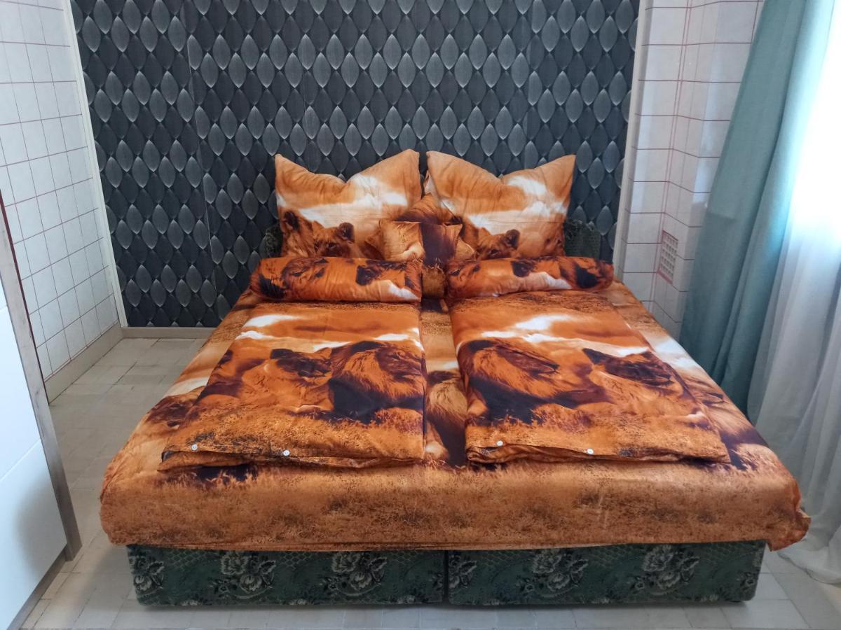 Luxury Eagle * Boedapest