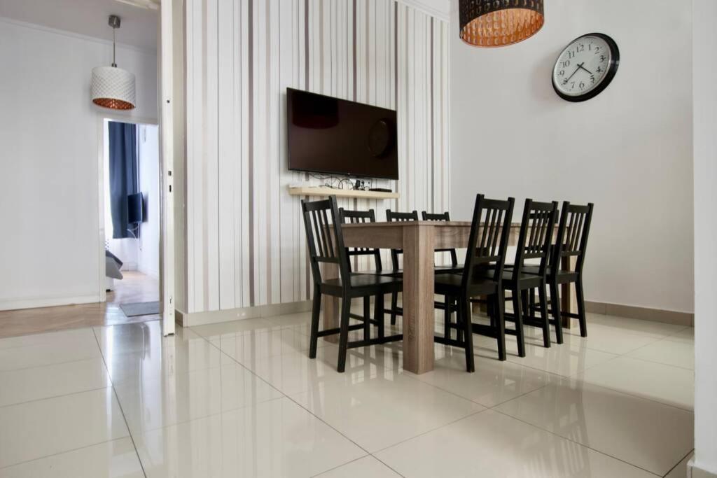 Premium By Hi5-vaci Str. 3 Bedroom *