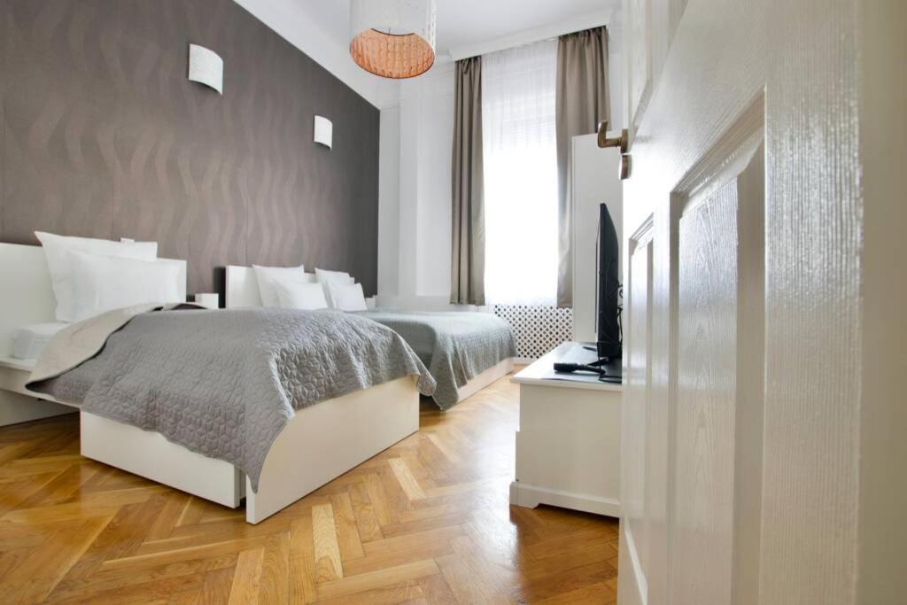Premium By Hi5-vaci Str. 3 Bedroom Apartment *
