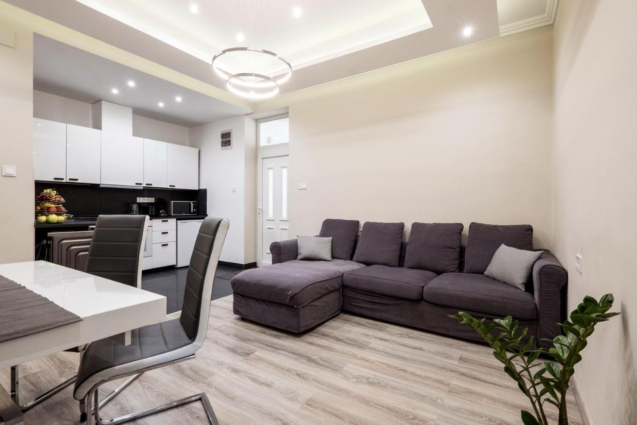 Prime Star Deak Ter Modern Luxury