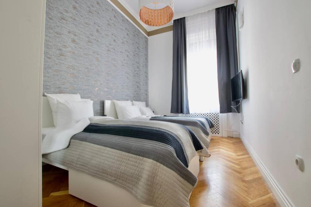Apartment Premium By Hi5-vaci Str. 3 Bedroom Budapest