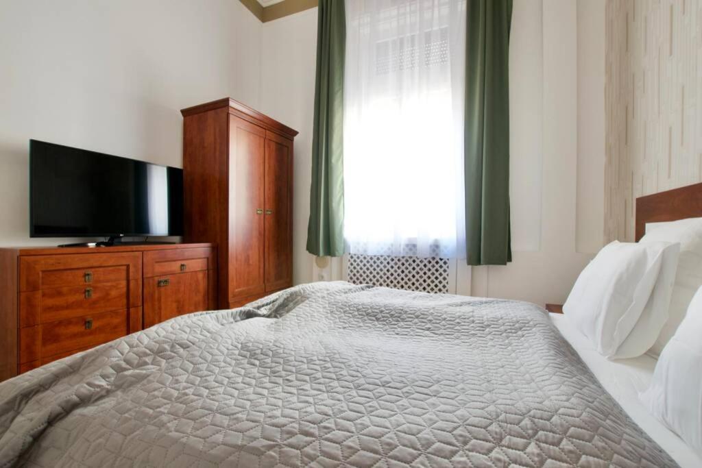 Premium By Hi5-vaci Str. 3 Bedroom Budapest