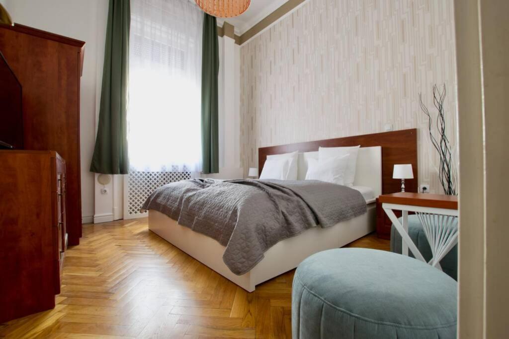 Premium By Hi5-vaci Str. 3 Bedroom Budapest