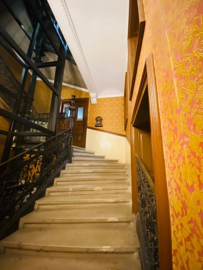 Opera16 Guestrooms *
