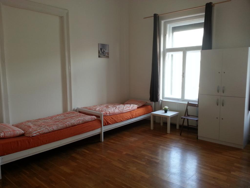 Caterina Private And * Budapest