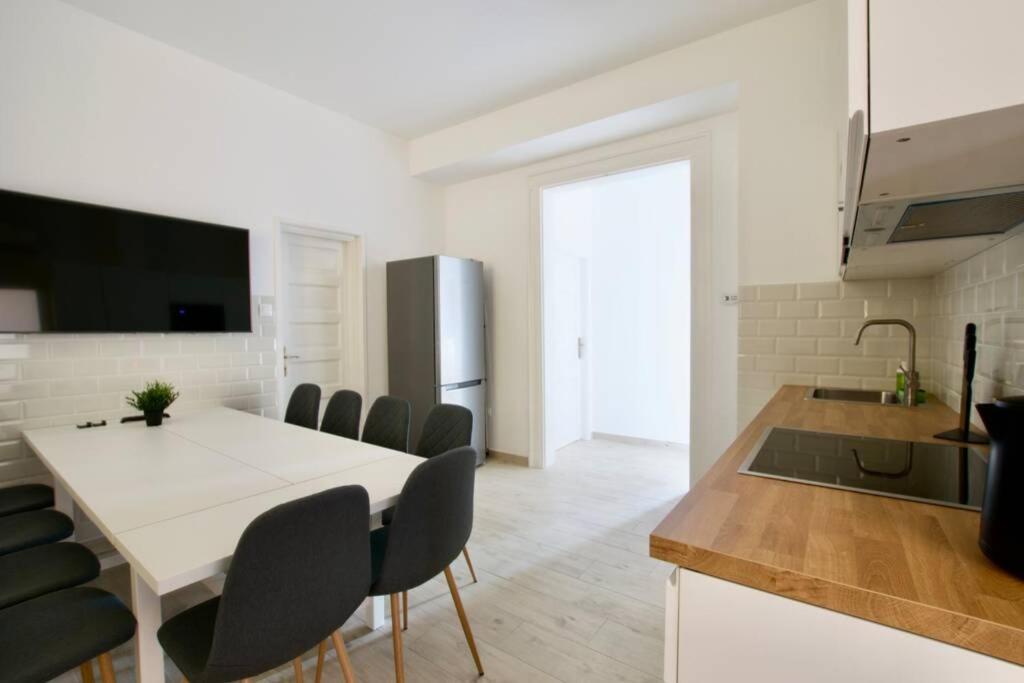 Premium By Hi5 - Astoria 4 Bedroom Apartament