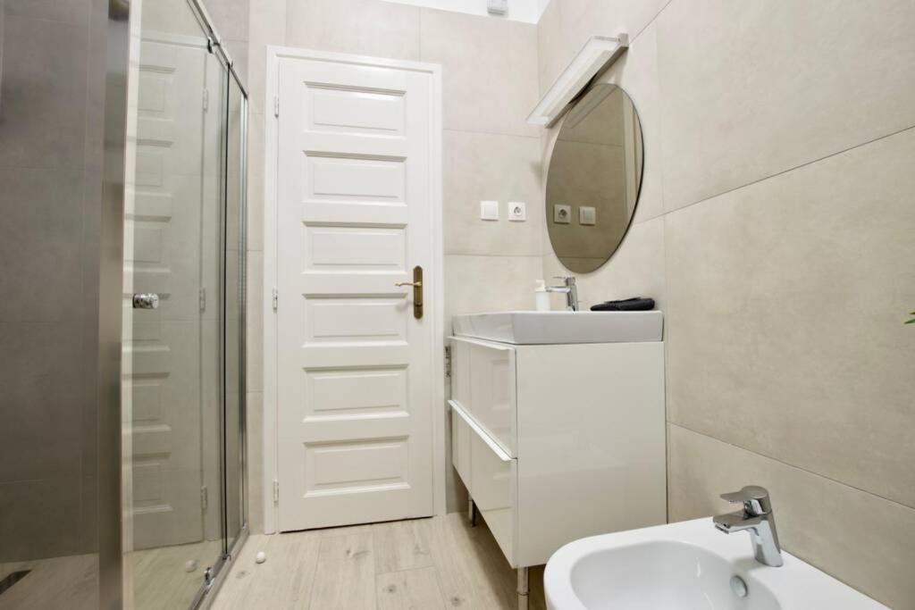 Premium By Hi5 - Astoria 4 Bedroom Apartament *