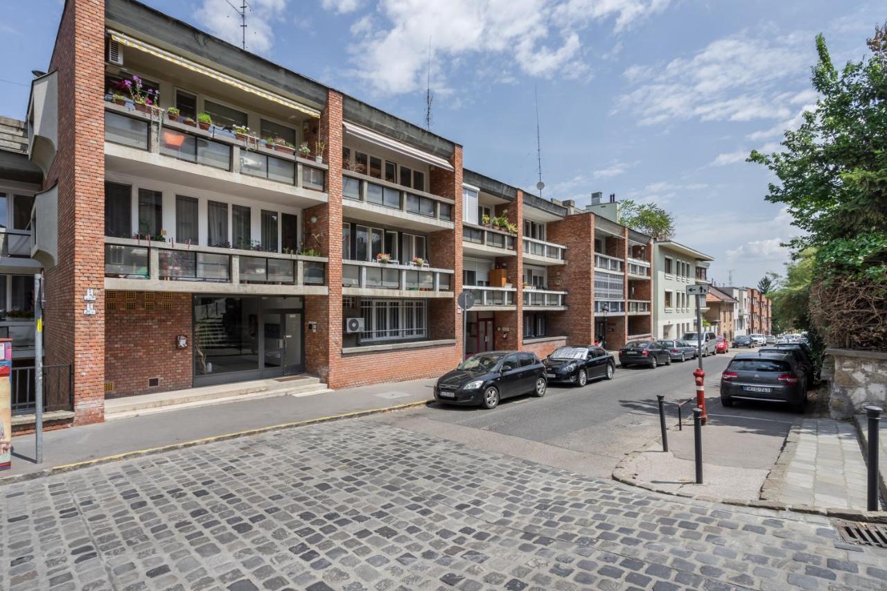 Belleville With Balcony