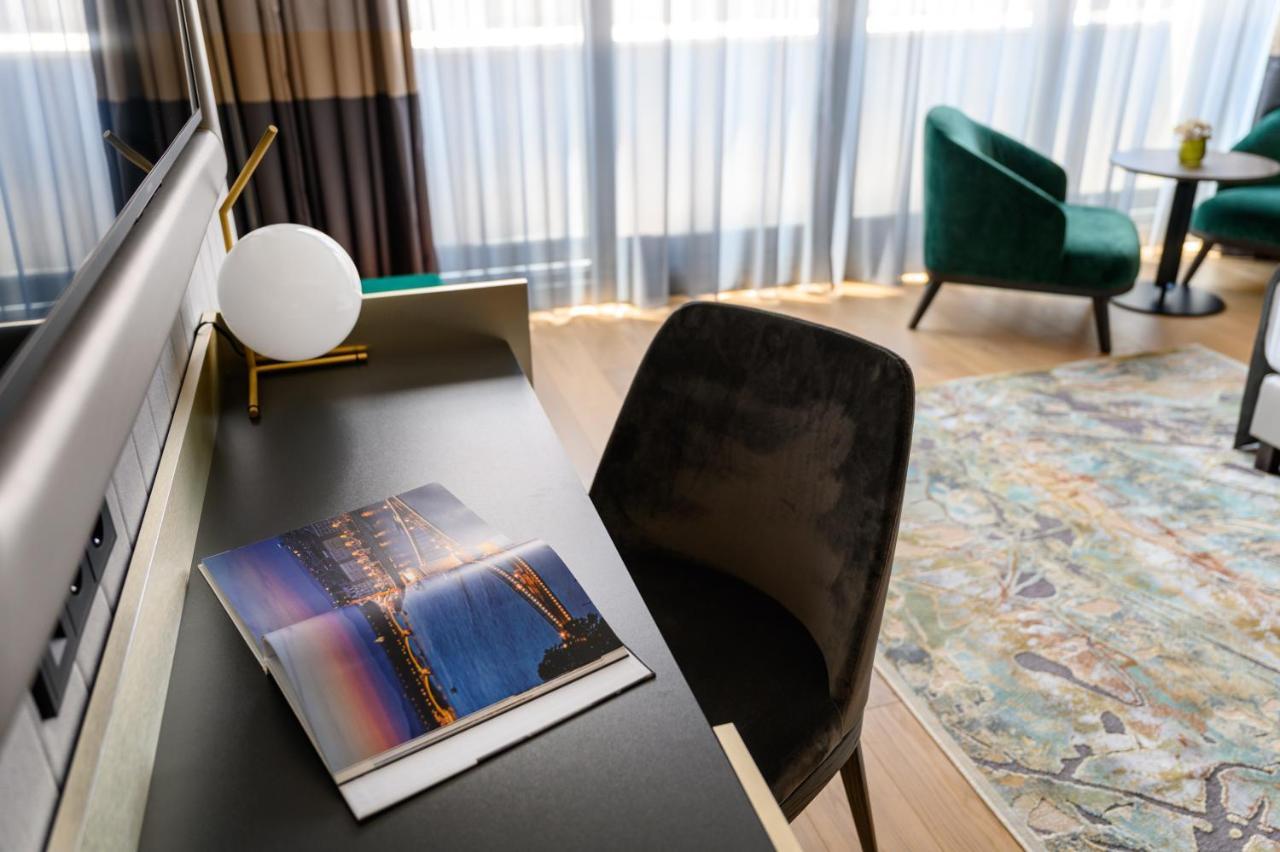 Apartahotel Emerald Downtown Luxury By Continental Group