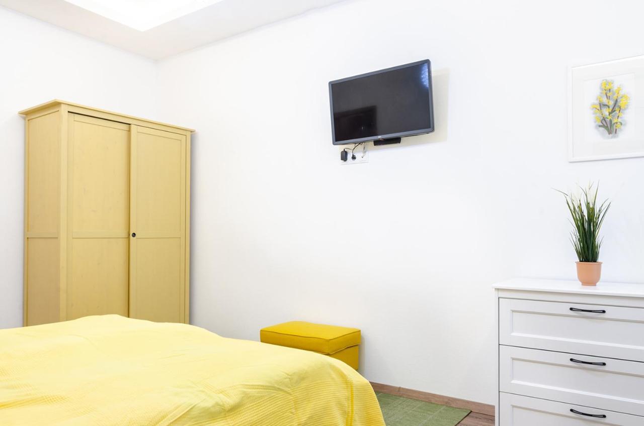 Apartamento 3 En Bedroom Flat In The Main Centre For 6ppl, 3bdr,3bthr,ac