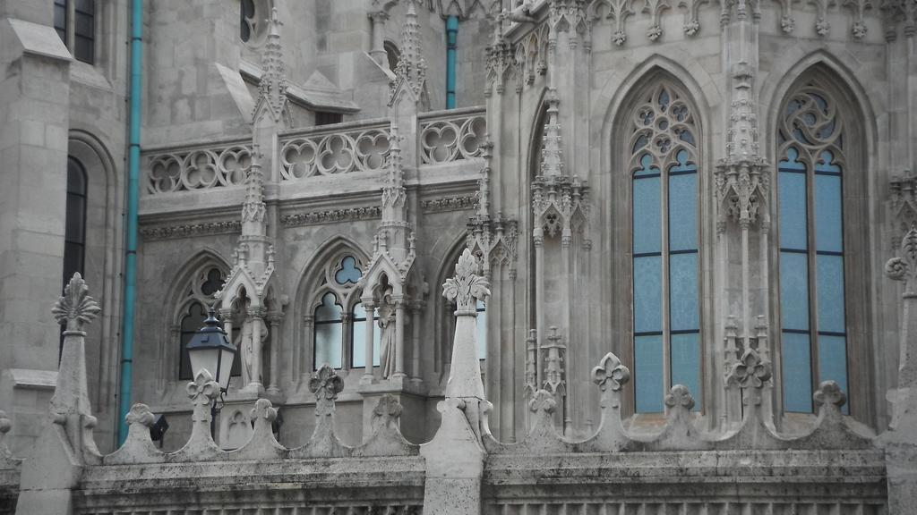 Var-lak A Budai Varban Appartamento Budapest