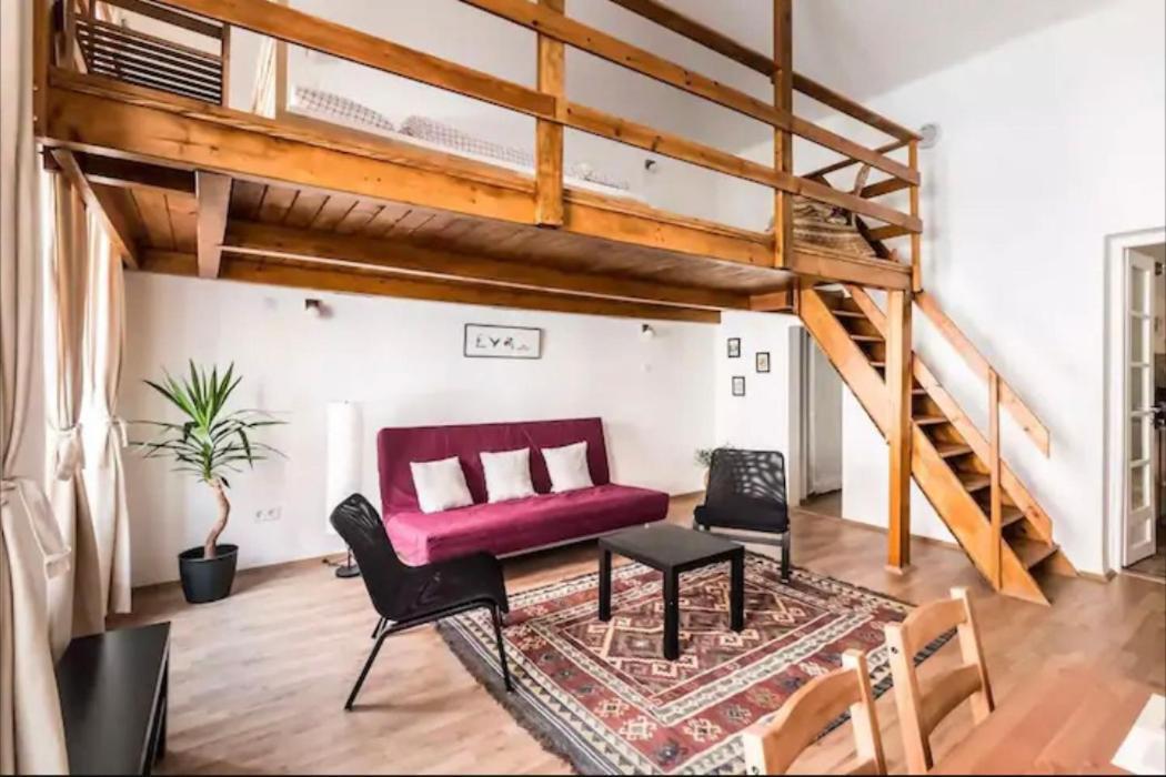 Spacious Lofted Place Next To The Pub District Apartment Budapest