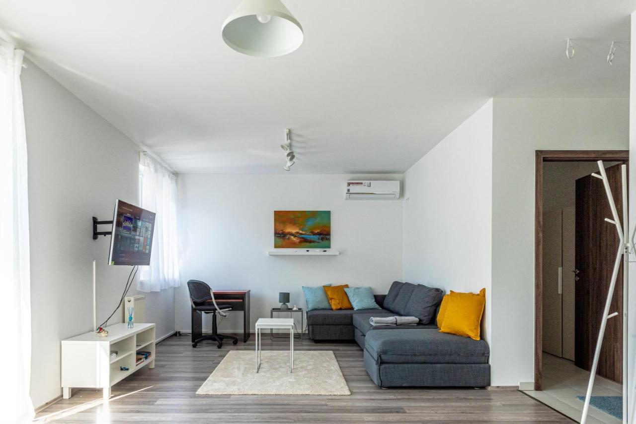 Apartment Amphora Luxury With Free Private Parking And Cozy Balcony *