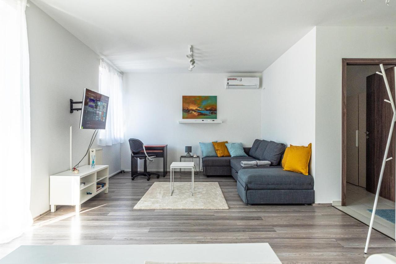 Amphora Luxury With Free Private Parking And Cozy Balcony Apartment Budapest