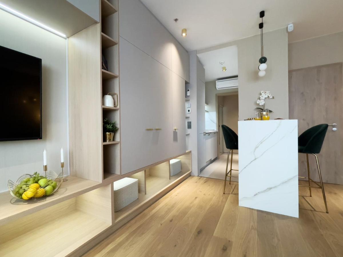 Emerald Downtown Luxury By Continental Group Apartahotel