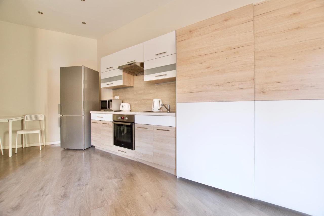 Standard By Hi5 - B25 Budapest