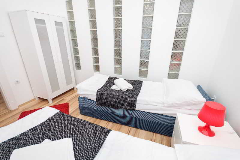 Grand Boulevard Apartment *