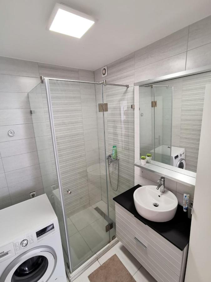 Bright, Spacious 3 Bedroom, Garage * Boedapest