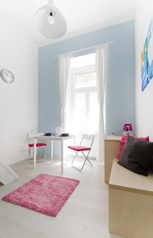 Prime Location Stylish Flats Apartament