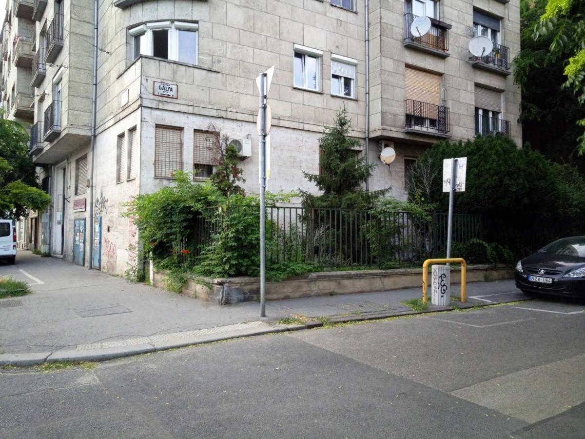 Of Koezraktar * Budapešť