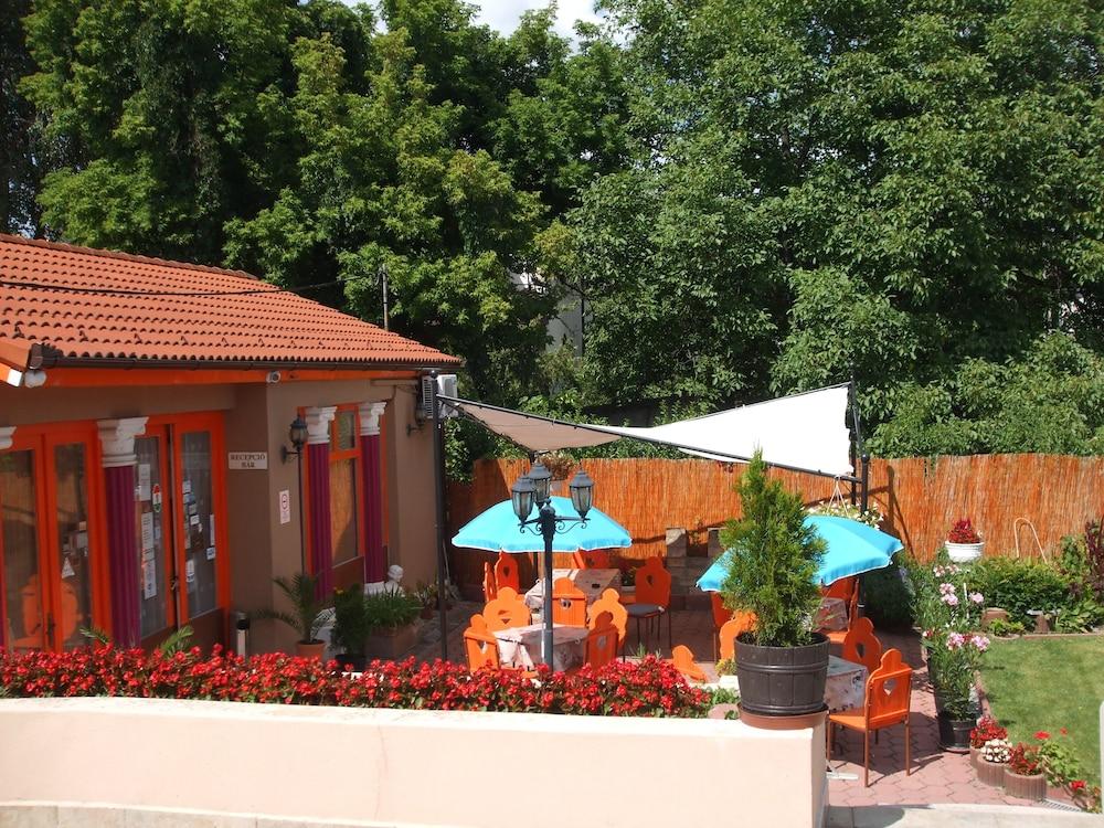 Attila Y Restaurante Hotel