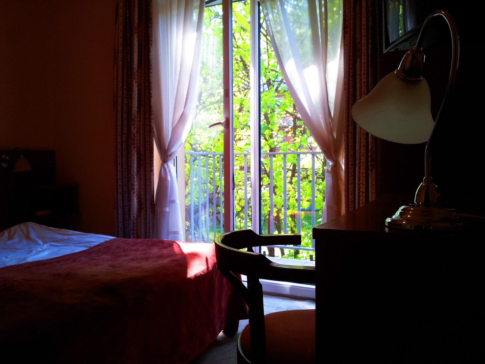 Luna Hotel 3*