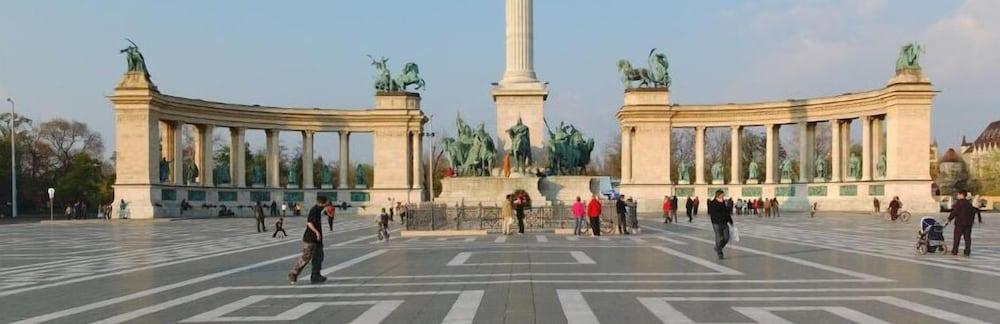Luna Budapest