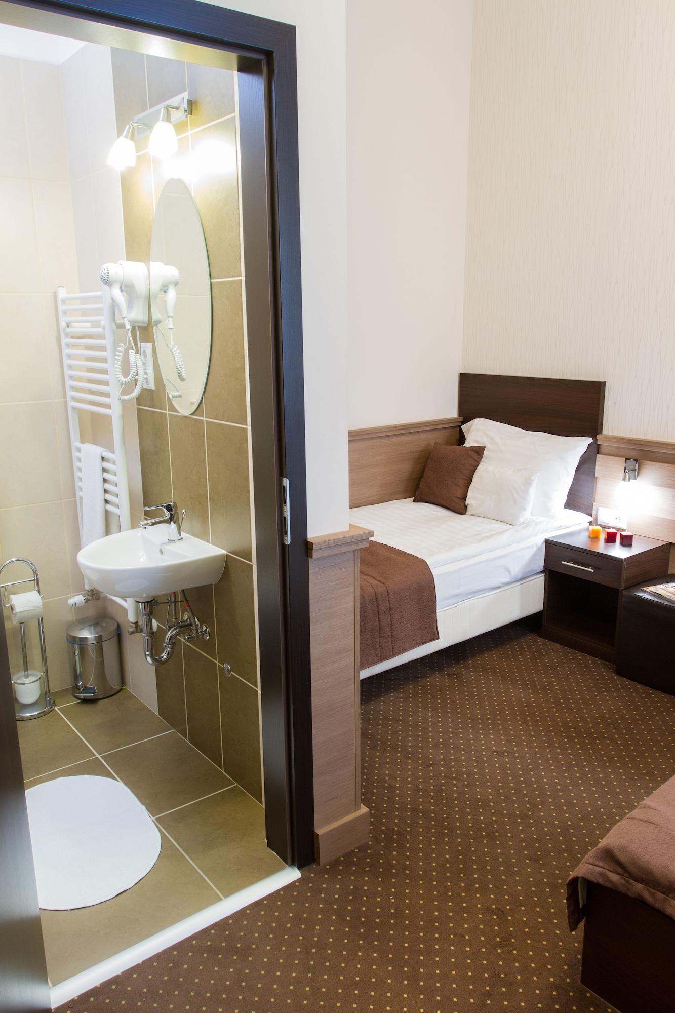 21 And Hotel 3*