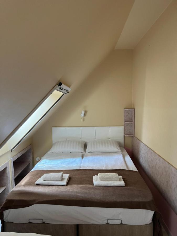 Irini Panzio Guest house 2*