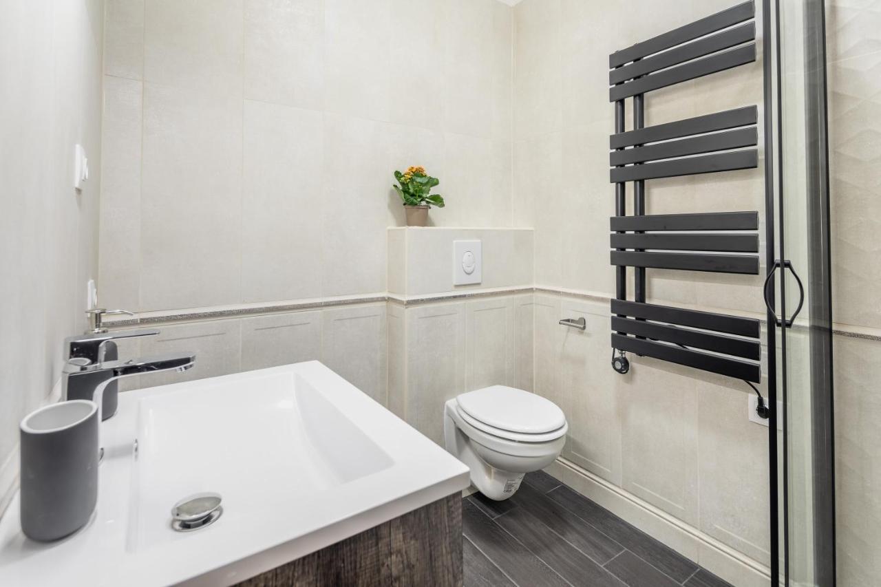 Luxurious 2min Walk To Basilica Apartment *