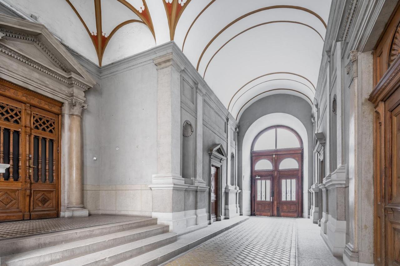 Luxurious 2min Walk To Basilica